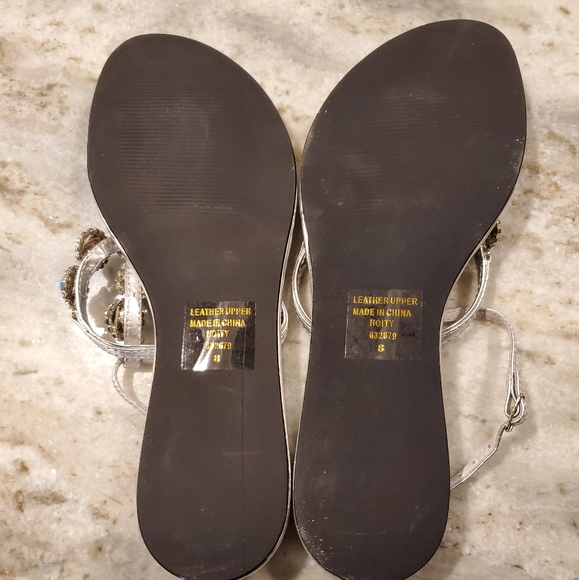 Yellow Box Thong toe and ankle strap Sandals - Picture 4 of 6